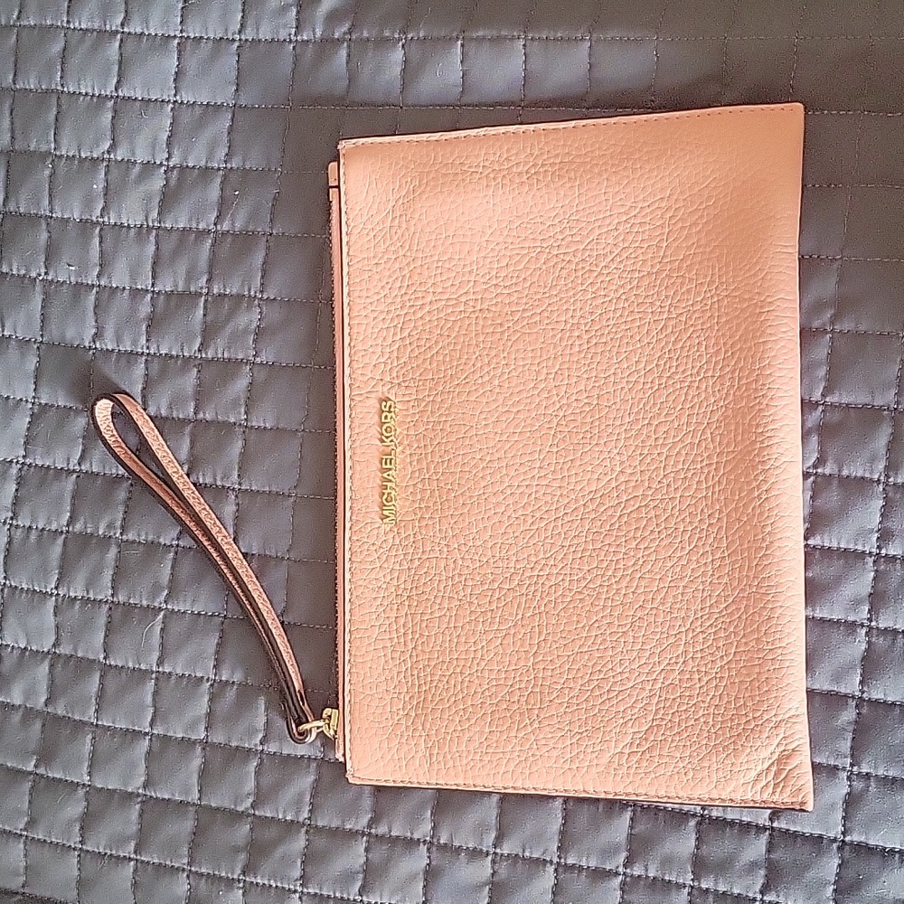 Pink pebble leather Michael Kors wristlet